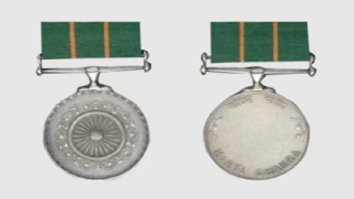Havildar Abdul Majeed, who was martyred in the fight against terrorists, received the Kirti Chakra Award.
