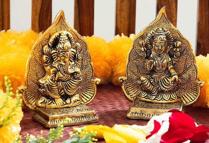 By planting these flowers at home, you will get the blessings of Vishnu, Mother Lakshmi and Ganesha, you will get wealth.