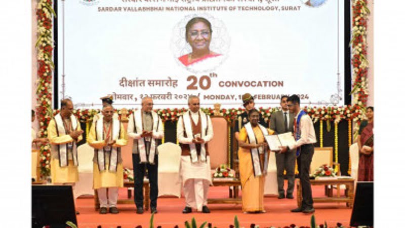 President Murmu said at the convocation of SVNIT, 'Important role of women in the development of the country'