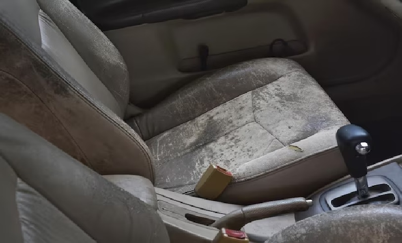 Have children soiled the car seat? So follow these simple tips and seat will start shining