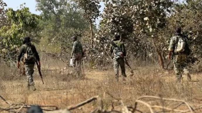 Preparations for last attack on Naxalism 31 new forward operating bases set up number of violence affected districts increased to 12