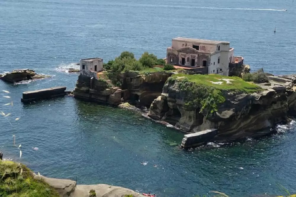 The most beautiful and cursed island of Italy