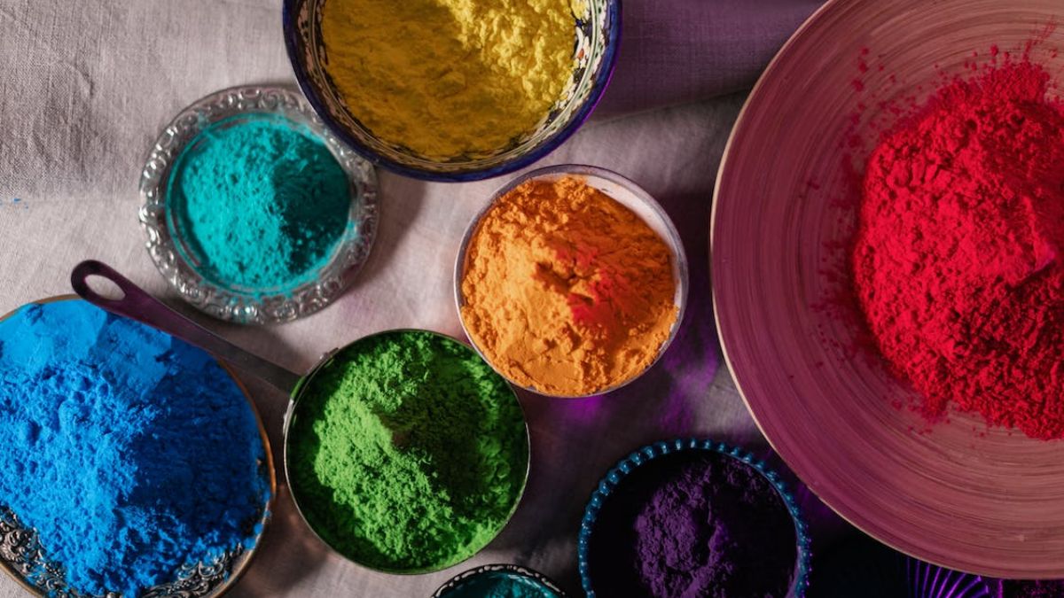 Use colors according to zodiac sign on Holi luck will shine