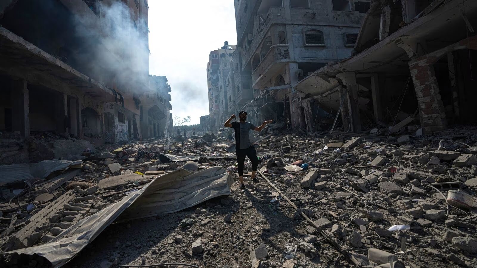 Waiting for medicine and food Israel gave death