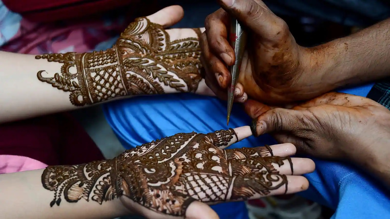 This home remedy will make the henna color darker