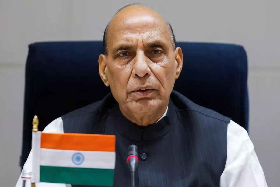 BJPs policy is promoting DMK dynasty first Rajnath Singh hits out at state government 01