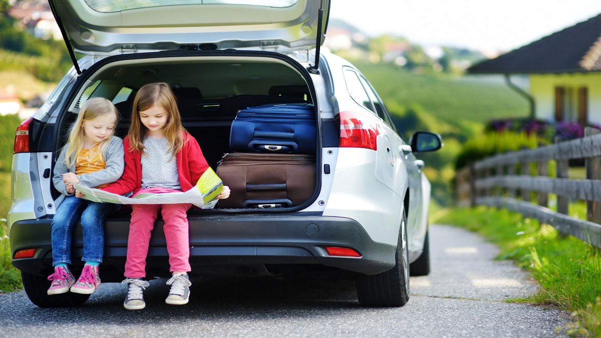 Pay special attention to these things while traveling in a car with children 1