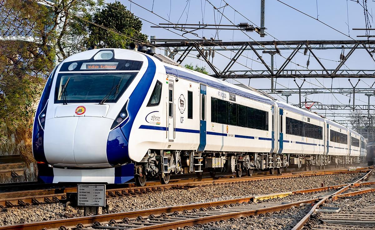 Vande Bharat Express around Mumbai 1