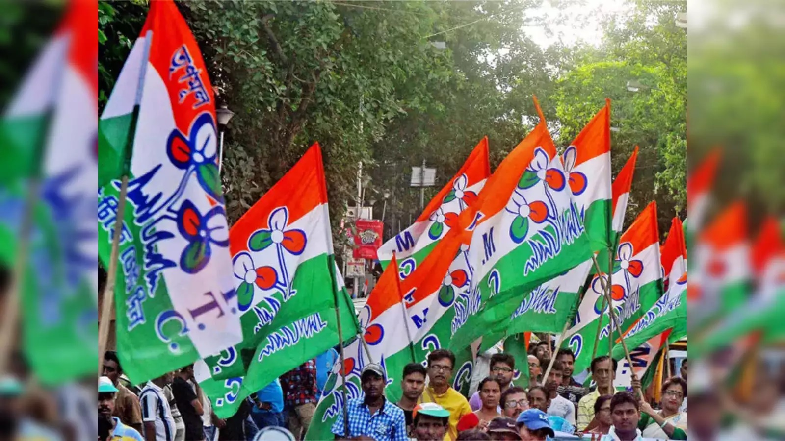 A clash took place between BJP TMC workers in East Midnapore at this time 01