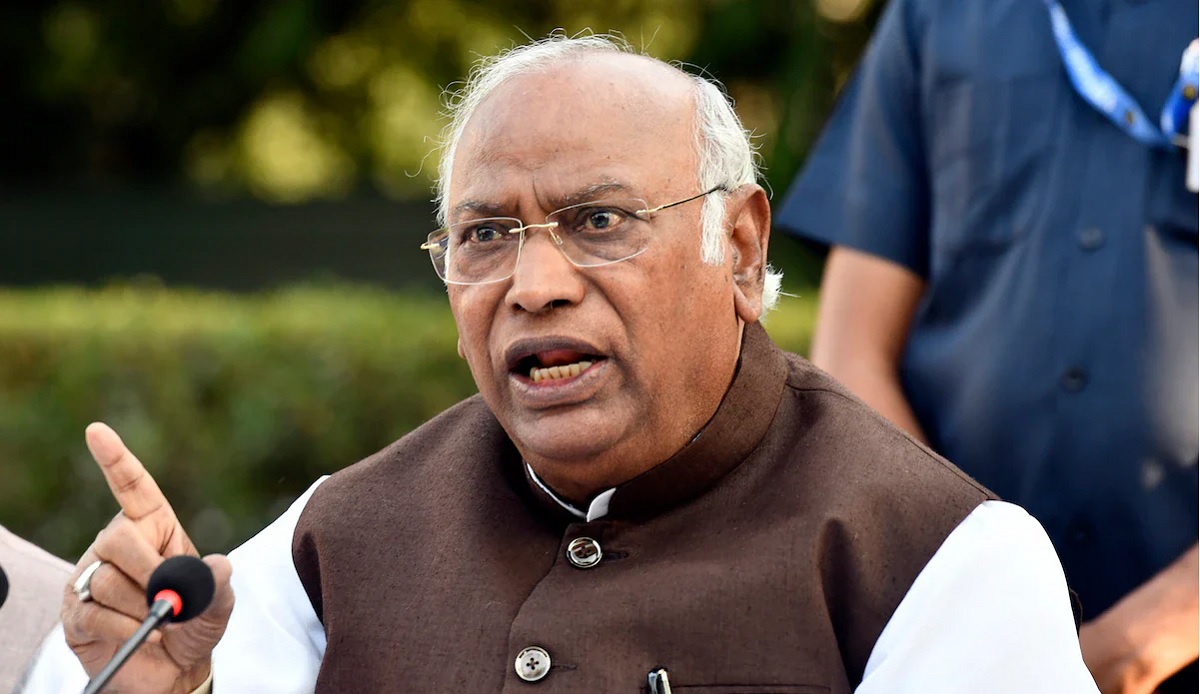 LS Polls 2024 Election Commission slams Mallikarjun Kharge calls his statement 01