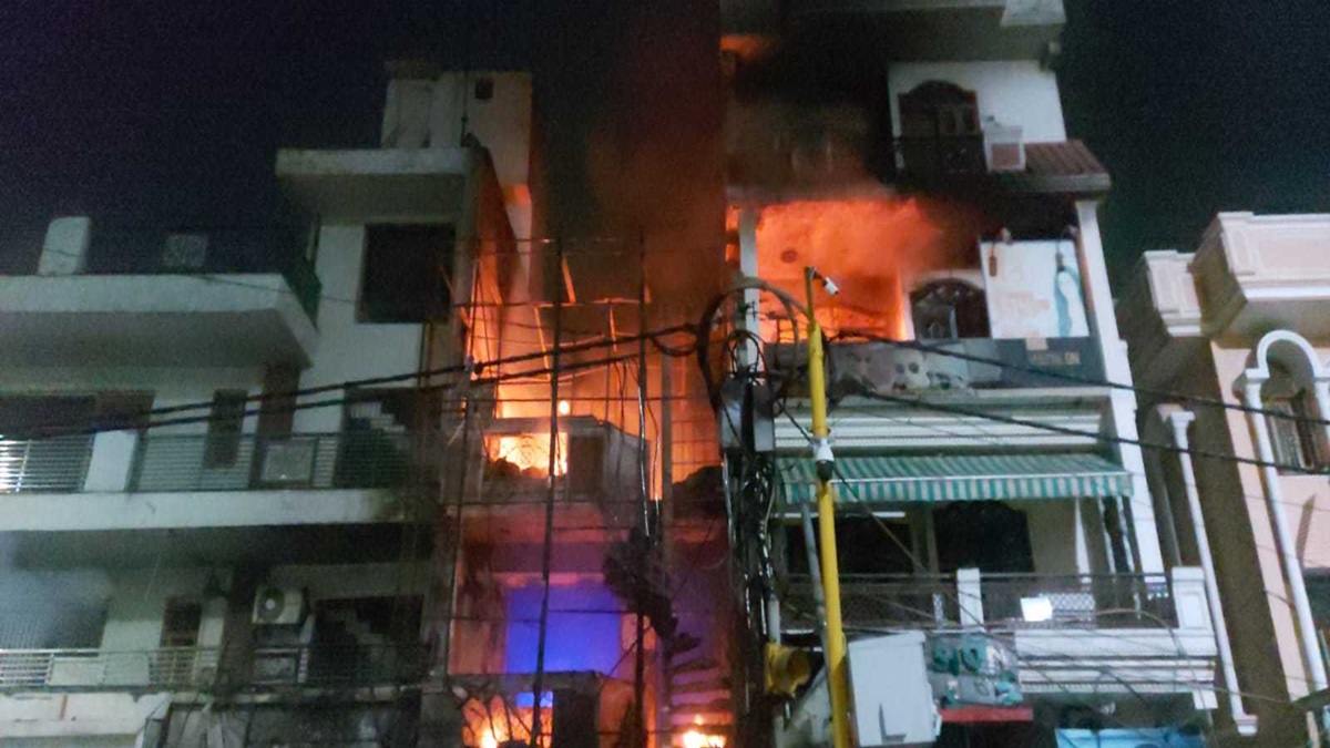 Major accident in Delhis Vivek Vihar 7 children die due to fire at Baby Care Hospital. 1