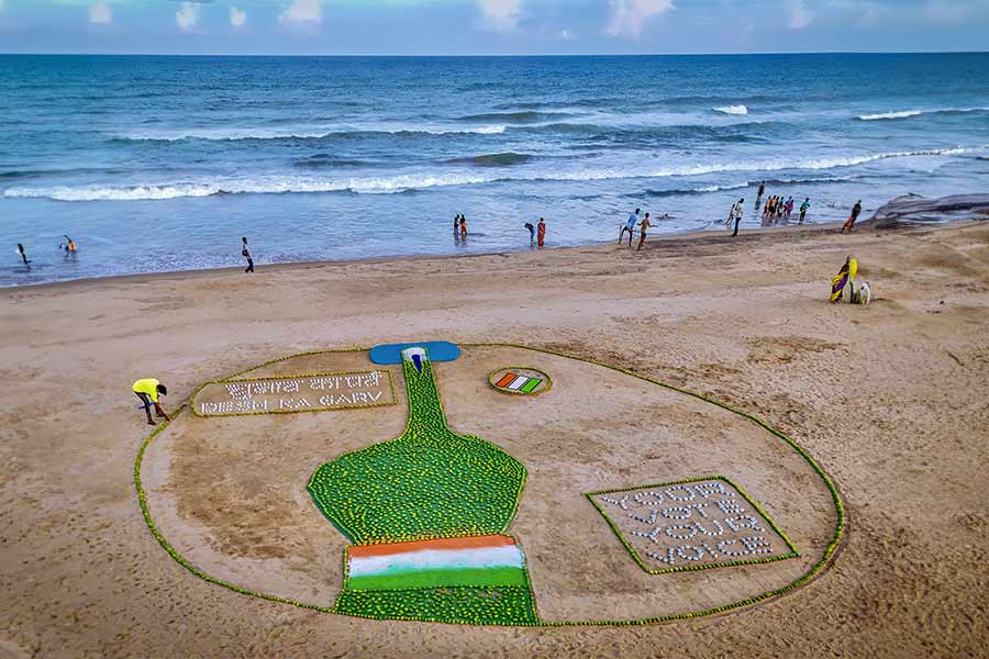 On the occasion of voting Sudarshan Patnaik did such a unique thing appealing to people to vote 1