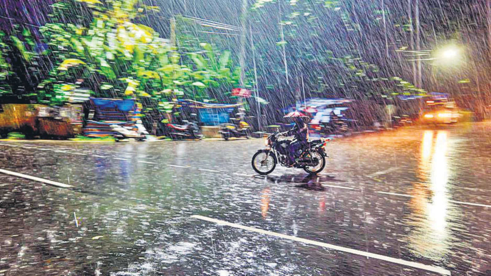 imd alert heavy rains increased trouble warning issued for many districts of kerala ban on travel too 2