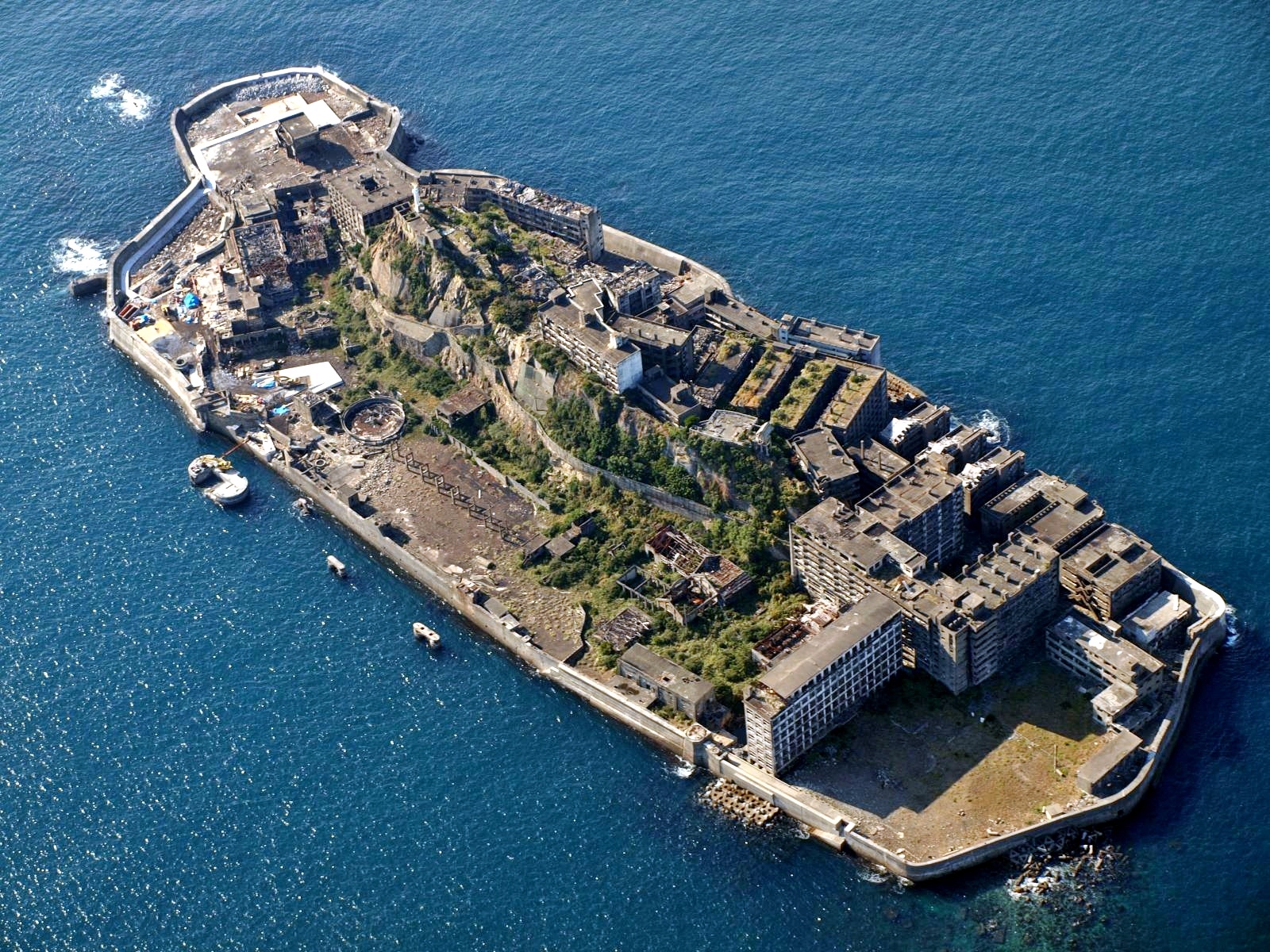 japan abandoned island where thousands of people lost their lives one of worlds creepiest places no one wants to live 1