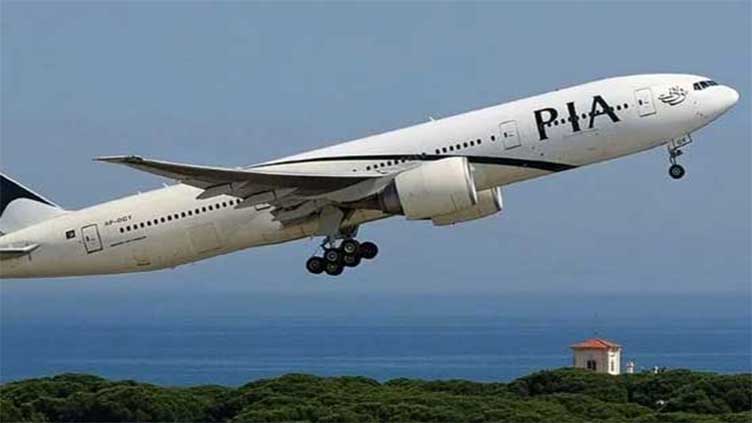 pakistan international airlines dubai to islamabad flight emergency burning smell created panic in passengers 1