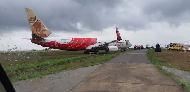 passenger high voltage drama in dubai mangaluru flight air india express threat to crew member 2