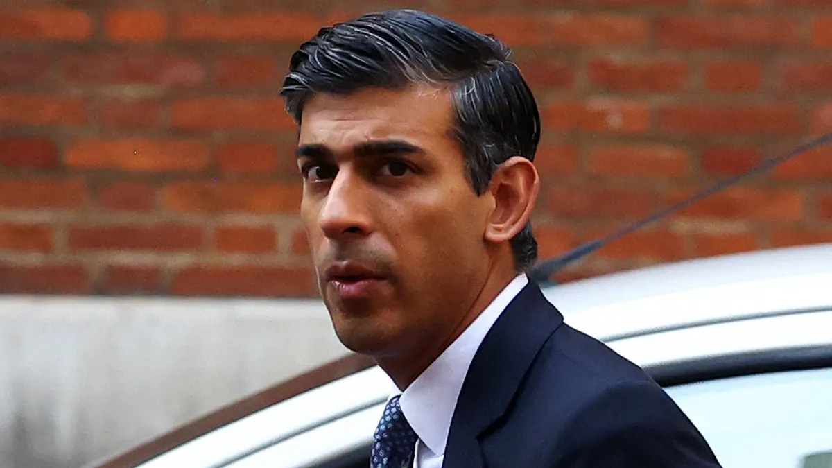 four men arrested for trespassing british pm rishi sunak home 2