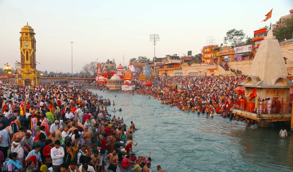 ganga dussehra 2024 upay do these astro remedies on the day of ganga dussehra for wealth and happiness3