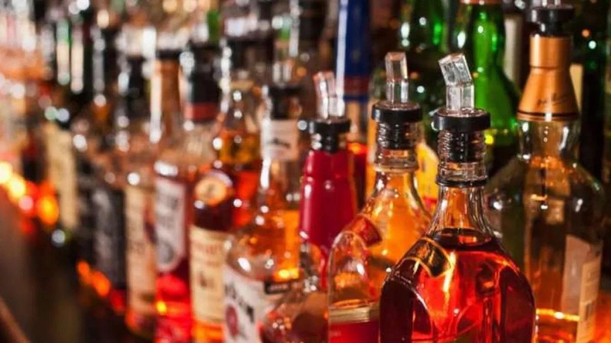 gujarat liquor news 650 liters of alcohol consumed since march 1 in gift city 1