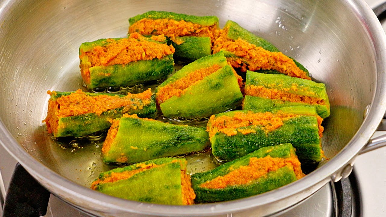 how to make bharwa karela recipe in gujarati bharela karela banava ni vidhi 2