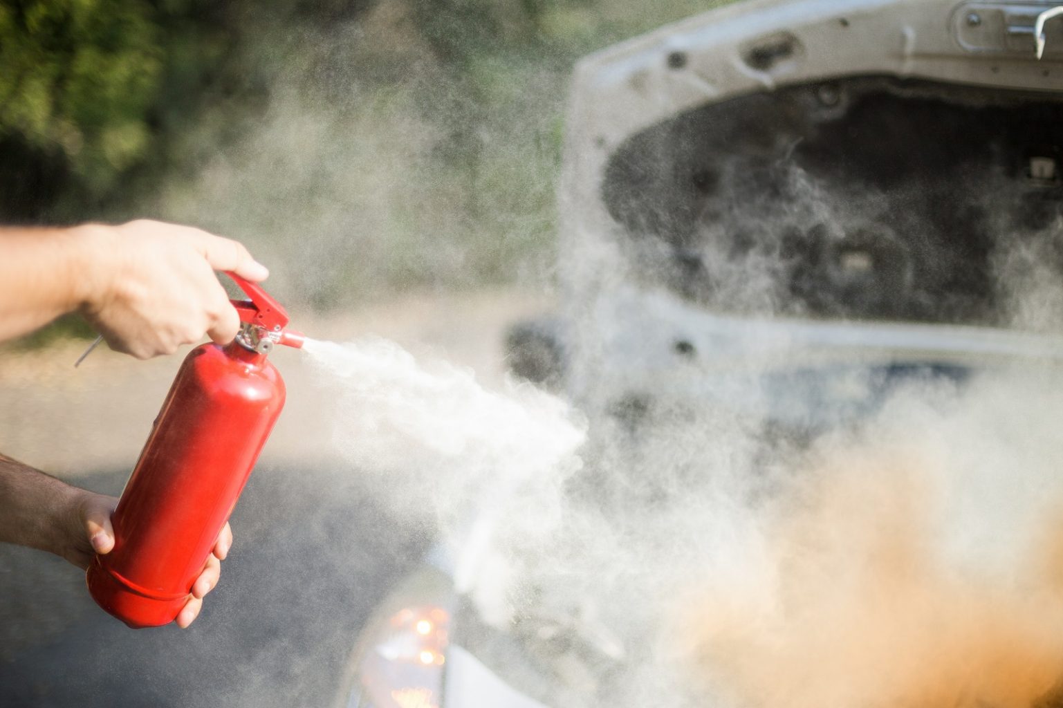 keep this things to do if your car catches fire safety tips1