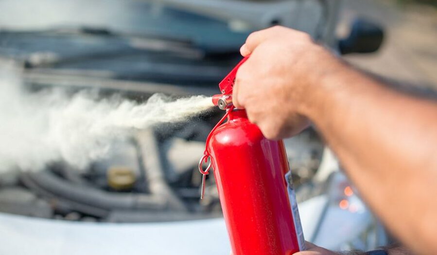 keep this things to do if your car catches fire safety tips2