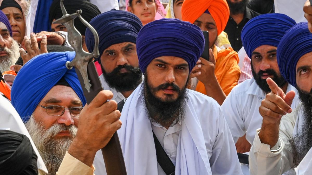 khalistani supporter mp amritpal singh release to take oath updates family plea1