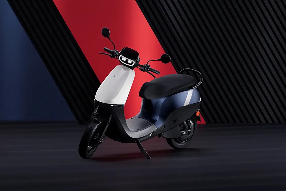 ola s1x vs bajaj chetak 2901 electric scooter motor battery features and price comparison1