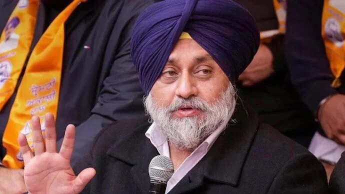 split erupts in shiromani akali dal as party leaders demands resignation of sukhbir singh badal 2