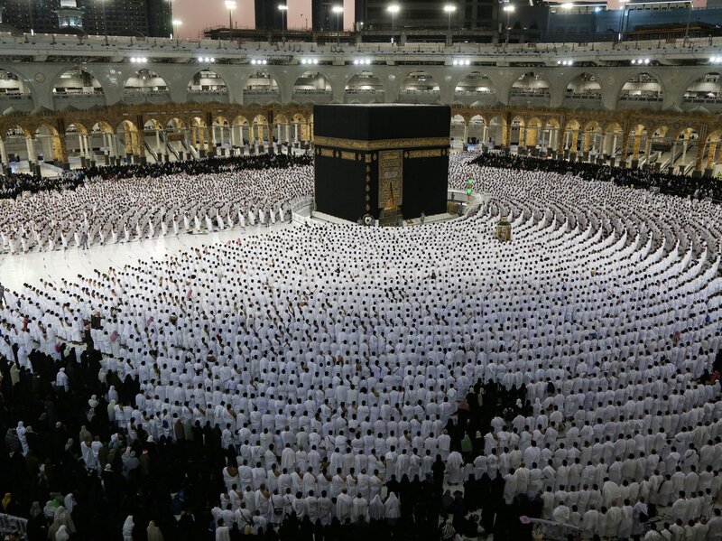 story how is the funeral performed if a person dies during hajj what is the rule of saudi arabia1