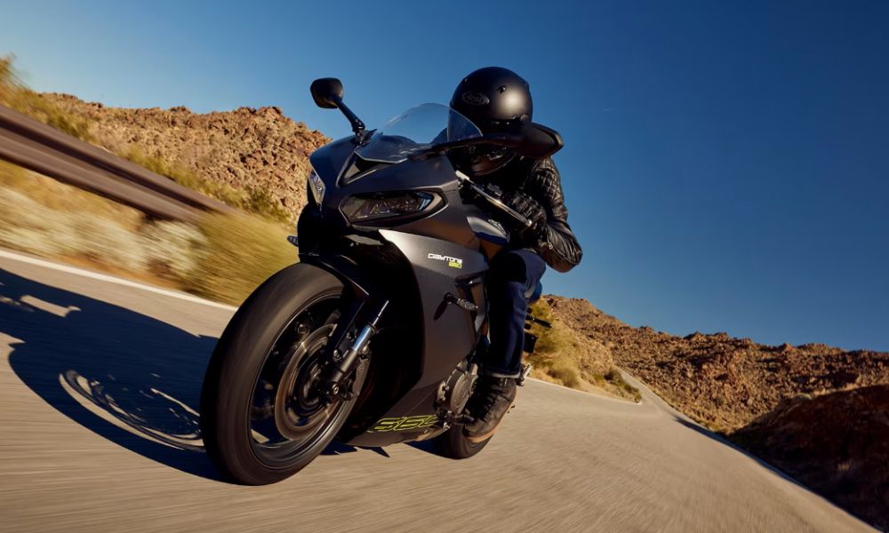 triumph daytona 660 starts arriving at dealerships to launch soon in india2