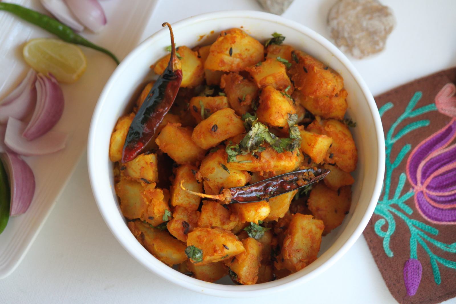 uttrakhand special aloo gutke ki recipe very tasty and easy to made 1