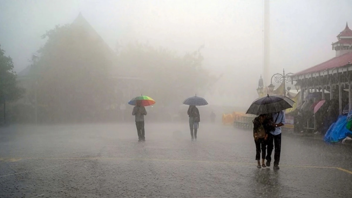 weather update rain alert in many states including delhi heavy rainfall in gujarat and kerala 3