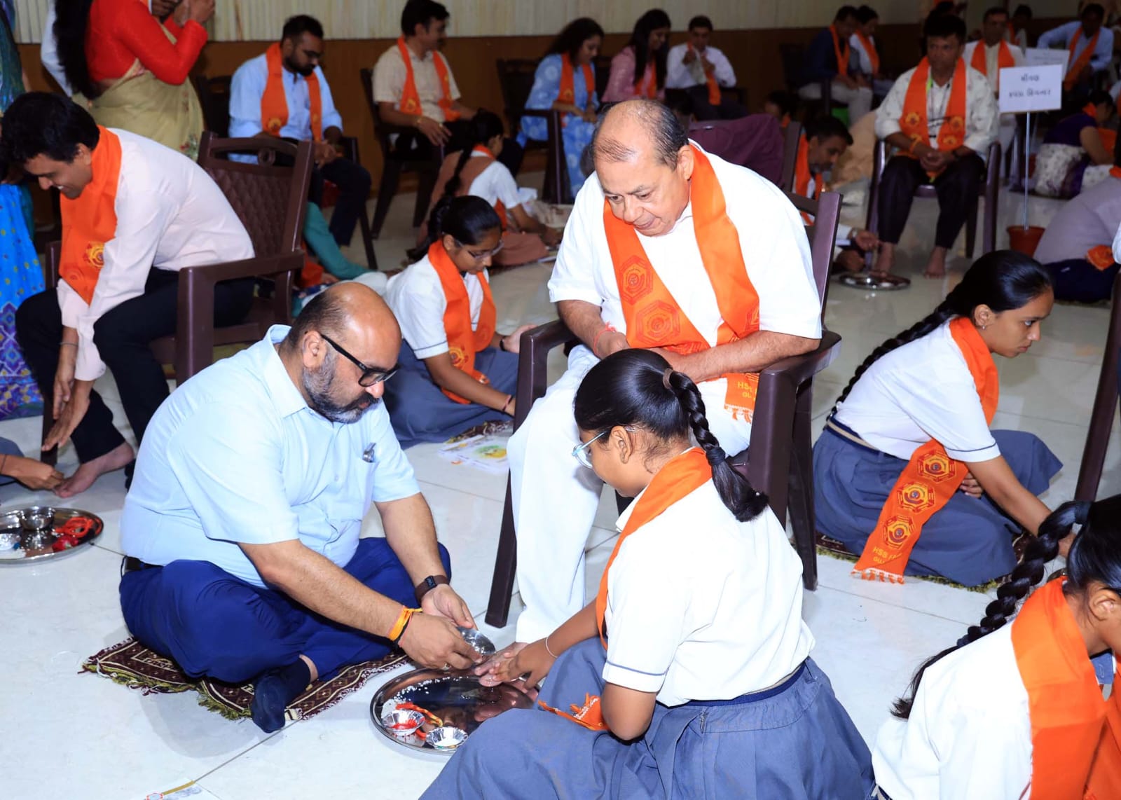 Acharya Vandana program celebrated in rural schools of Ahmedabad 6