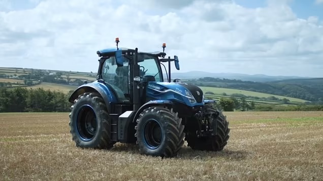 Amazing This tractor runs on cow dung not diesel 01