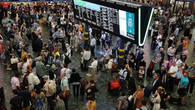 Long queues at airport still due to Microsoft technical problem govt responded 1