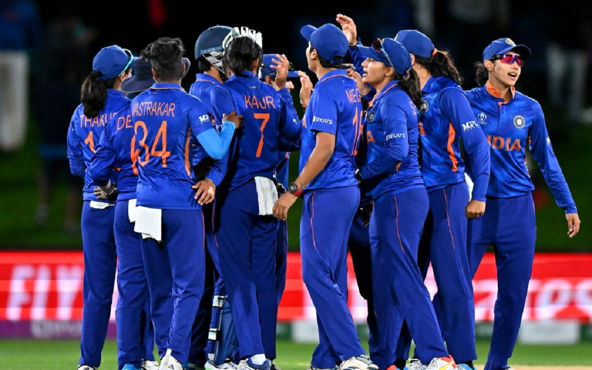 The Indian womens team reached Sri Lanka to participate in the Asia Cup 1