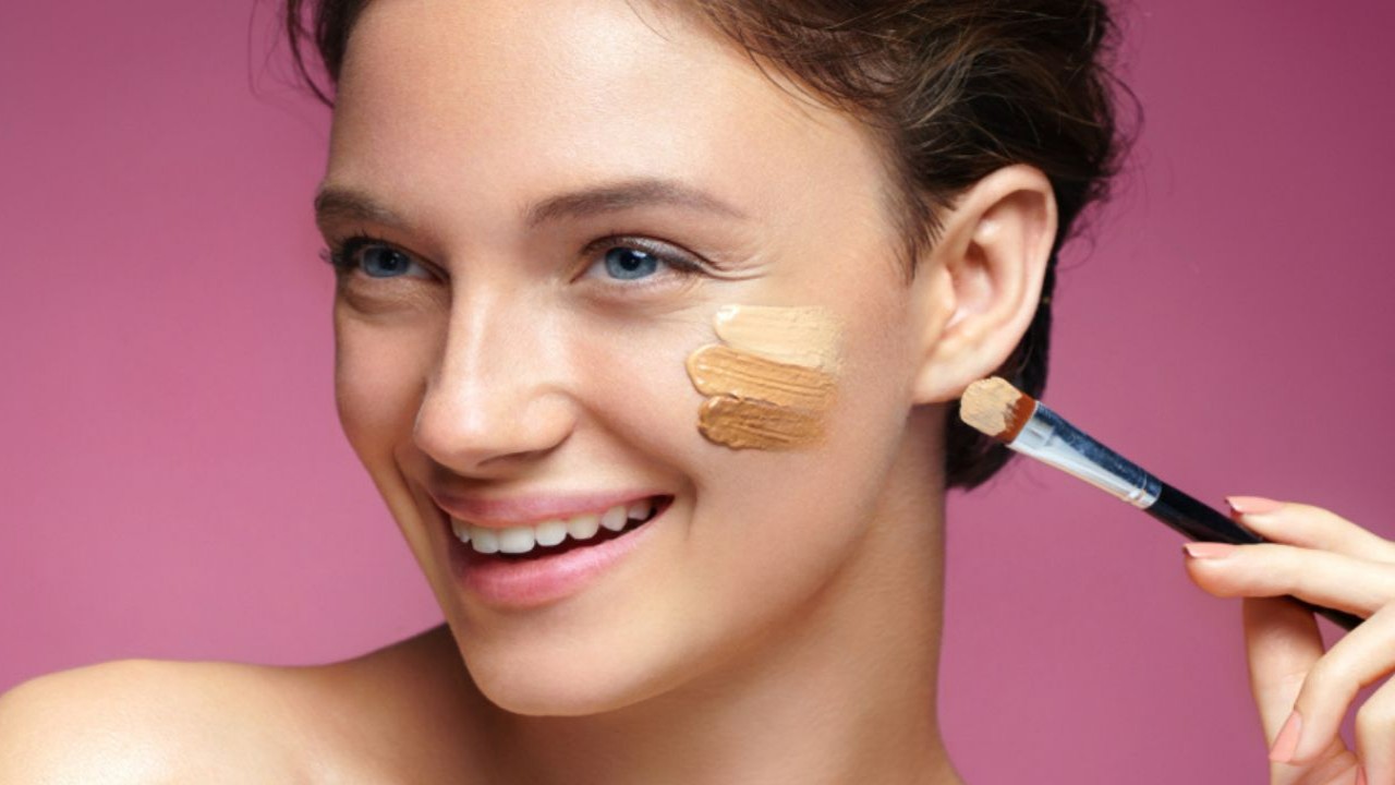 do not make these 4 mistakes while applying foundation the whole look will be spoiled 1