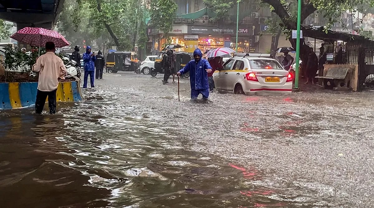 heavy rain in delhi ncr clouds will kind in uttar pradesh uttarakhand maharashtra 2