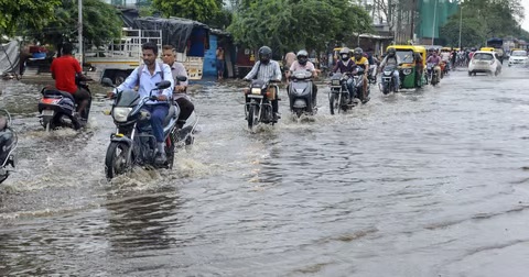 navsari heavy rain in south gujarat thousands of people rescued purna river flowing above danger mark1