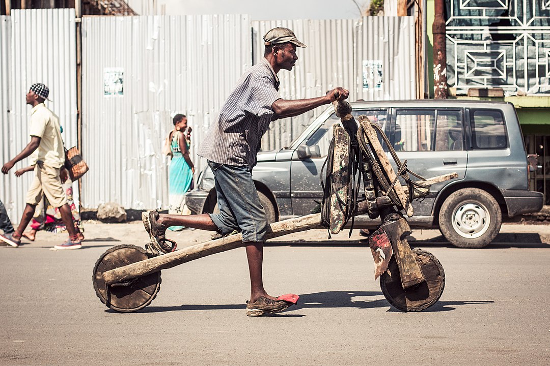 scooter made of wood congo chukudu cost 100 dollars wooden scooter work without fuel amazing facts 1