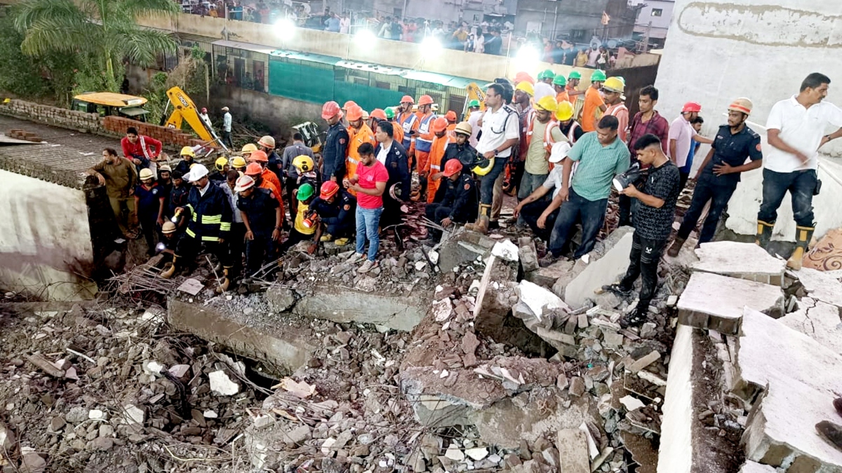 surat building collapse 7 killed more feared trapped rescue operation underway 1