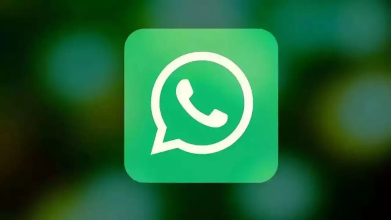 whatsapp reaction instagram double tap heart like feature on messages to like 1