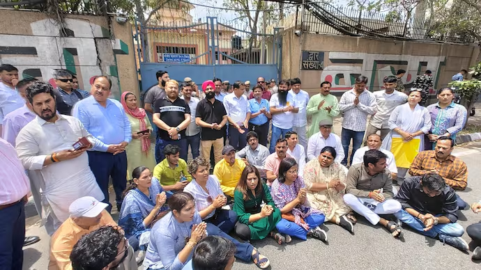 BJP protests outside Delhis Tihar Jail demands made to Kejriwal 1