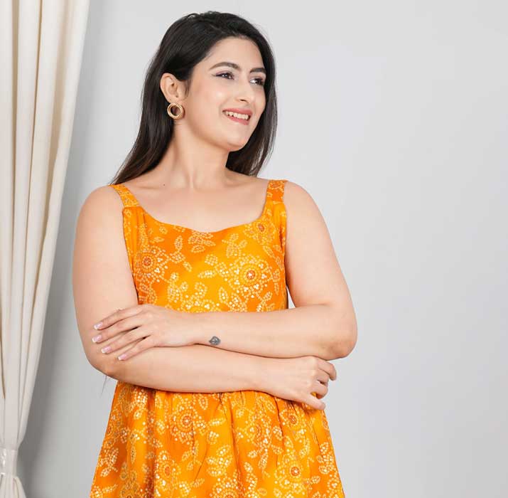 Bandhani Sleeveless Short Kurti