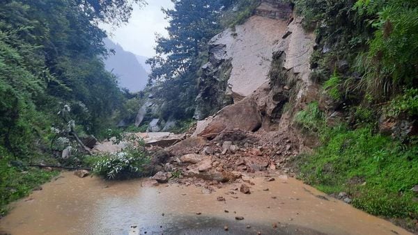 Landslides due to heavy rains in hills Uttarakhand govt announces helpline no 1