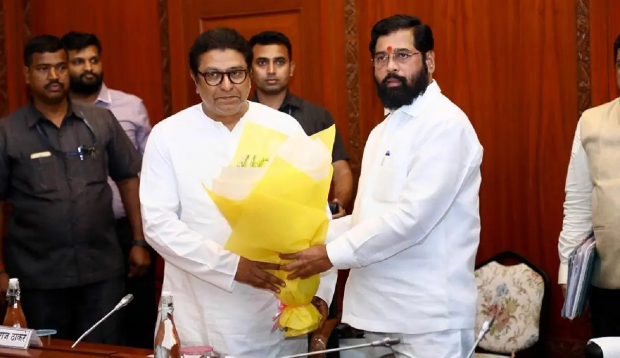 Raj Thackeray met CM of Maharashtra discussed these issues 1