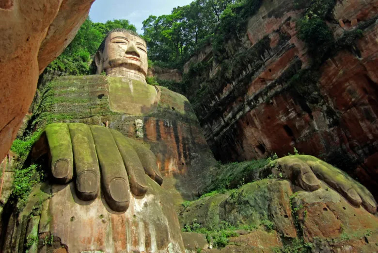 amazing leshan giant buddha marvel of ancient engineering know facts 1