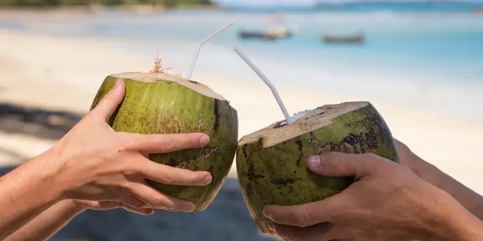 beauty benefits of coconut water for glowing and younger skin 1