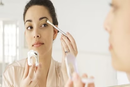 jaipur tips never make these mistakes while doing makeup otherwise you will become a joke 1